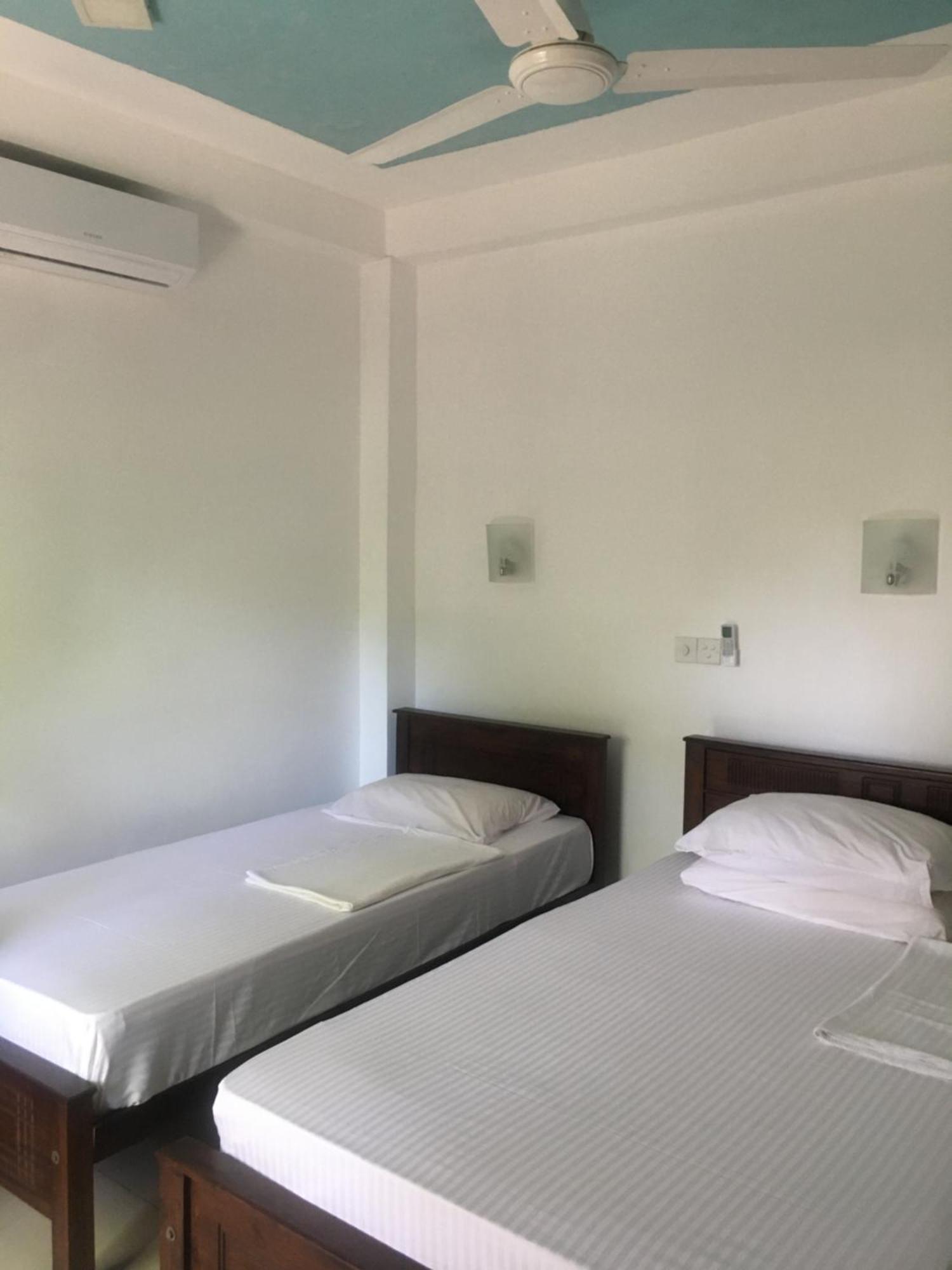 Anthony Guesthouse Хикадува Екстериор снимка