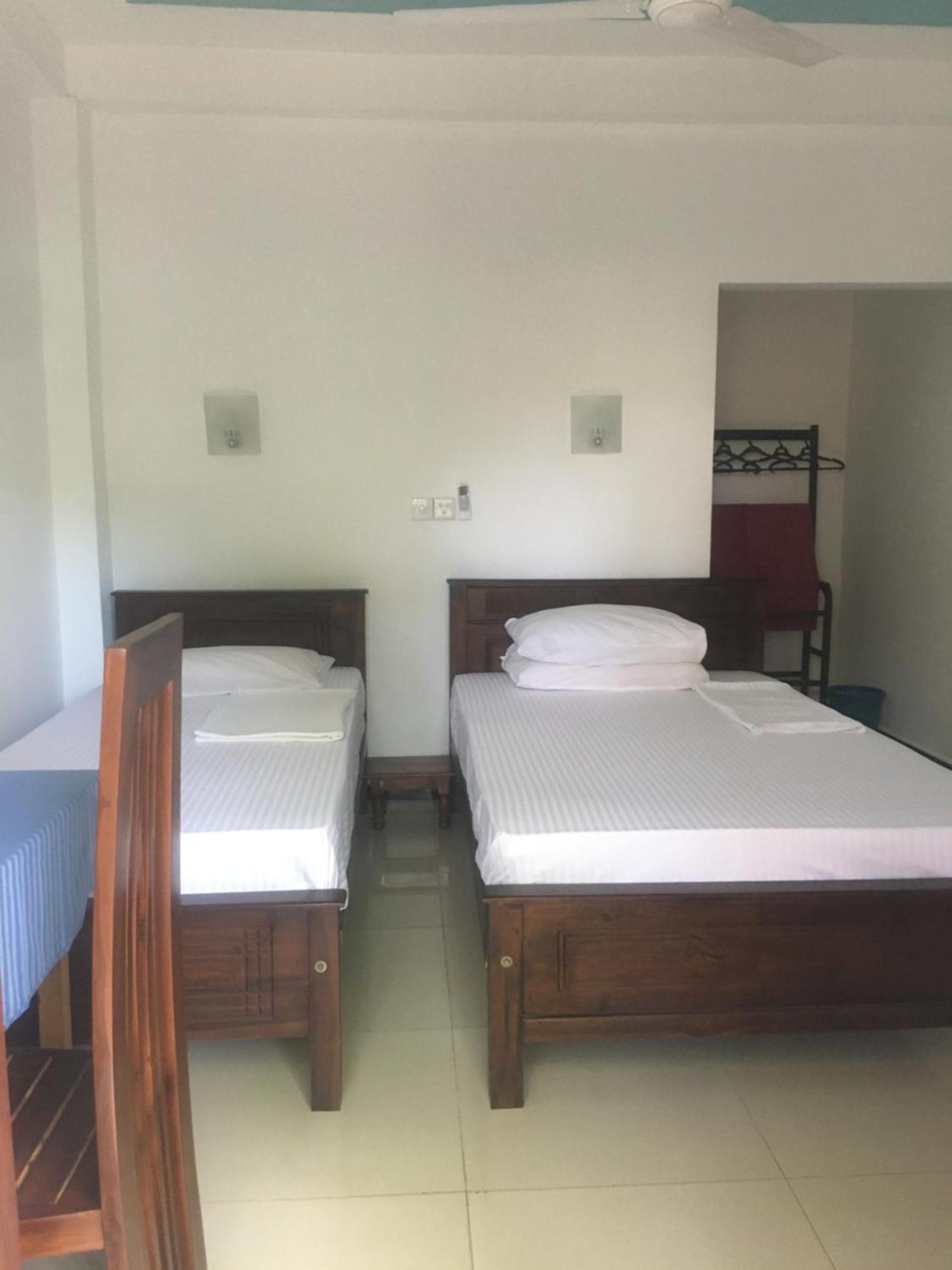Anthony Guesthouse Хикадува Екстериор снимка